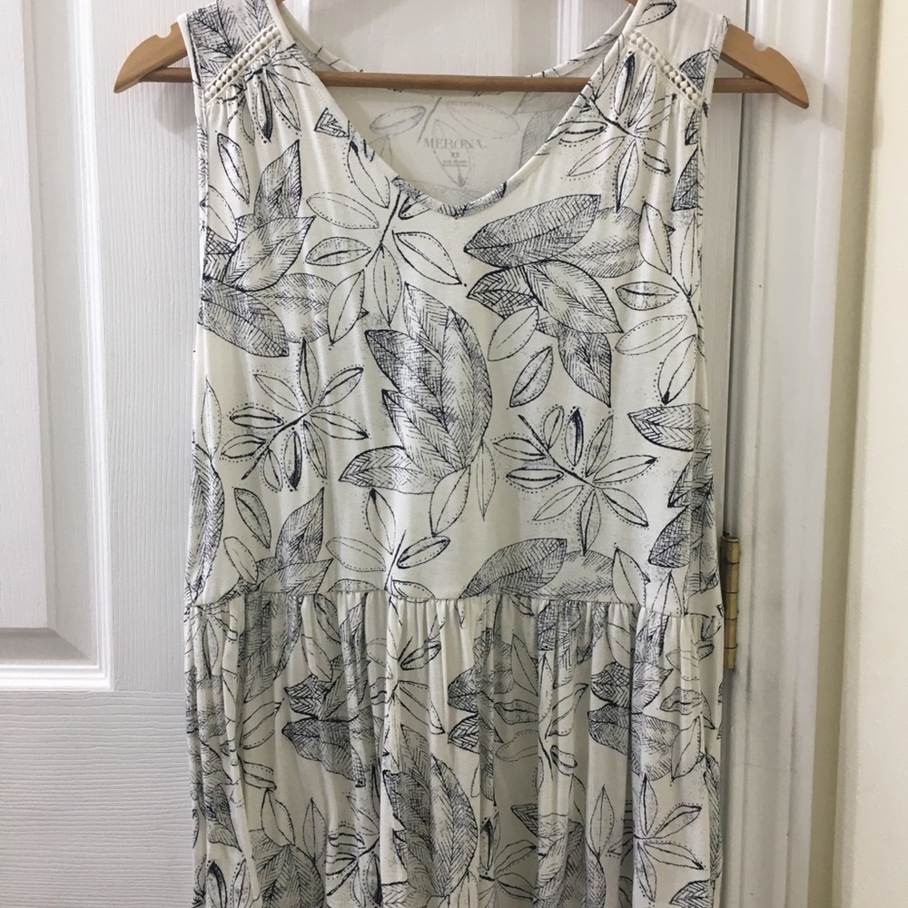 NWOT Women’s XS Merona Navy Blue/Cream Tank